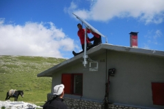 Pannello-fotovoltaico-sul-Rifugio-025