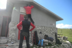 Pannello-fotovoltaico-sul-Rifugio-037