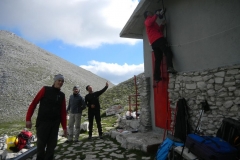 Pannello-fotovoltaico-sul-Rifugio-038